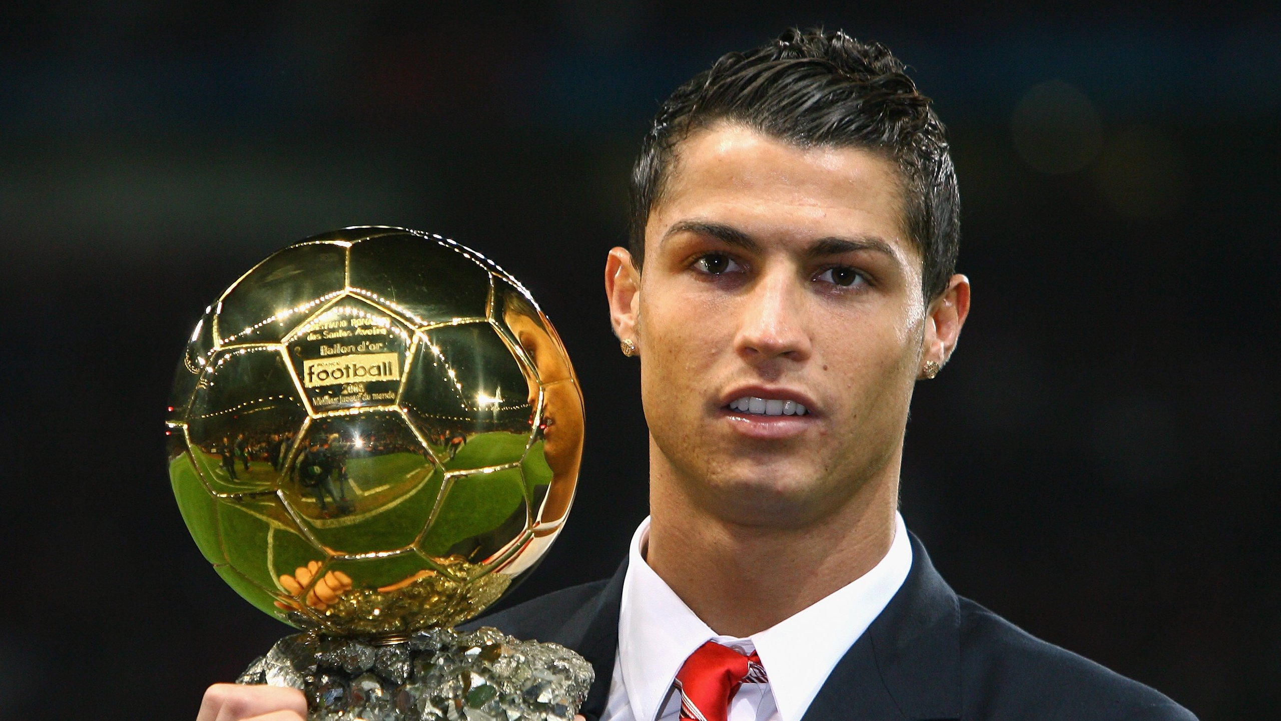 球场荣耀:那些屹立不倒的传奇人物,球场风云荣耀征程