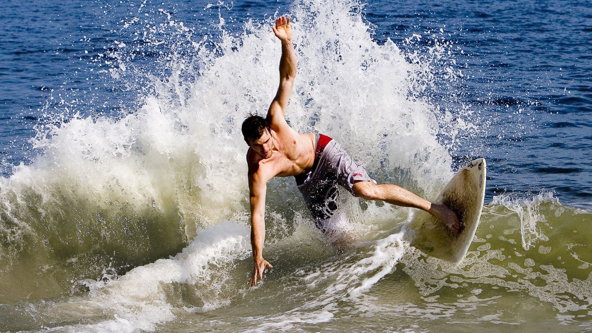 开云网站-逆风翻盘的真正原因：车手心中的秘密，逆风翻盘是什么感觉